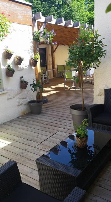 Logis Hotels - Le Pont Bernet - Hotel 2 Etoiles Et Restaurant Le Pian-Médoc Esterno foto